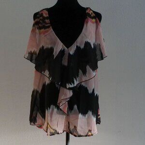 V-Neck Tank Top with pink & black abstract print